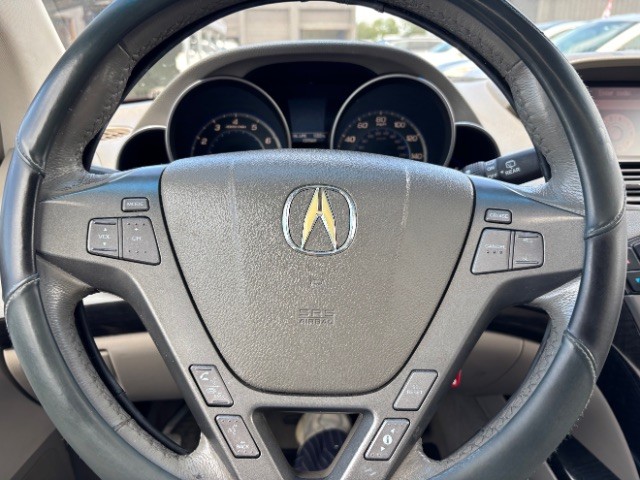 Acura MDX Vehicle Full-screen Gallery Image 13