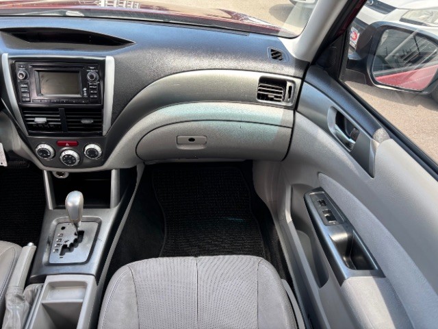 Subaru Forester Vehicle Full-screen Gallery Image 09