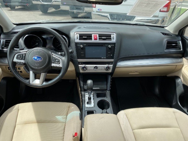 Subaru Legacy Vehicle Full-screen Gallery Image 06