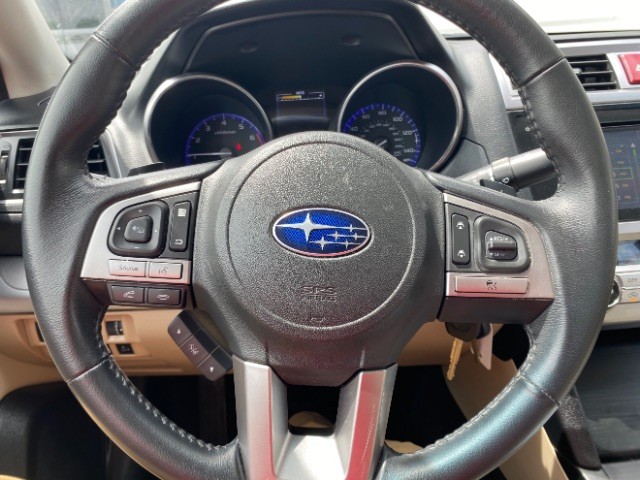 Subaru Legacy Vehicle Full-screen Gallery Image 14