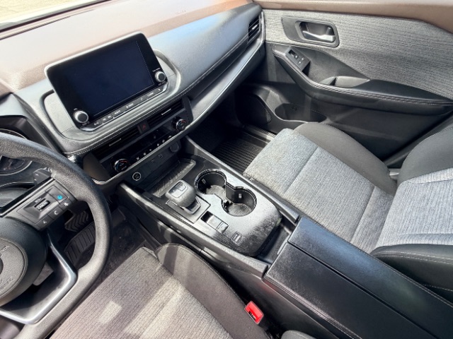 Nissan Rogue Vehicle Full-screen Gallery Image 10