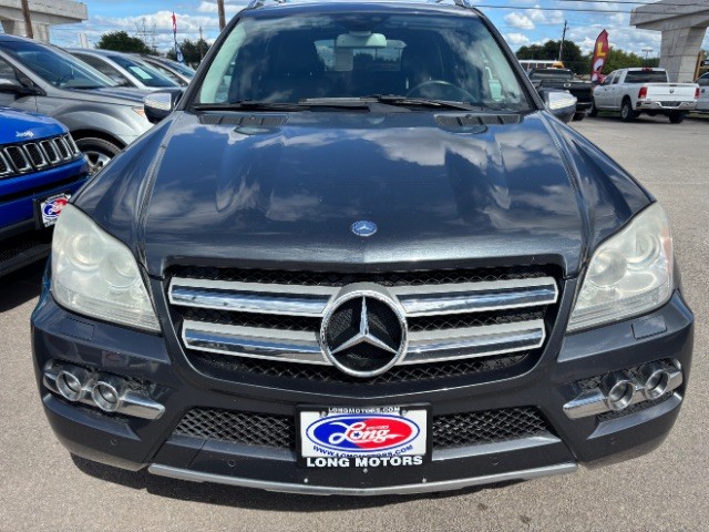 Mercedes-Benz GL-Class Vehicle Full-screen Gallery Image 02