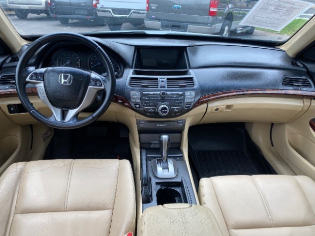 Honda Accord Crosstour Vehicle Full-screen Gallery Image 06