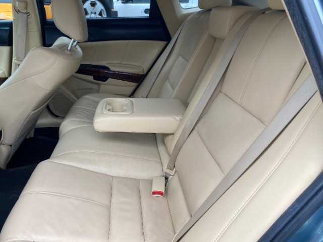 Honda Accord Crosstour Vehicle Full-screen Gallery Image 07