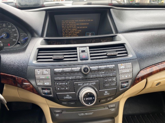 Honda Accord Crosstour Vehicle Full-screen Gallery Image 13