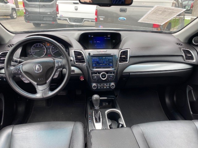 Acura RDX Vehicle Full-screen Gallery Image 06