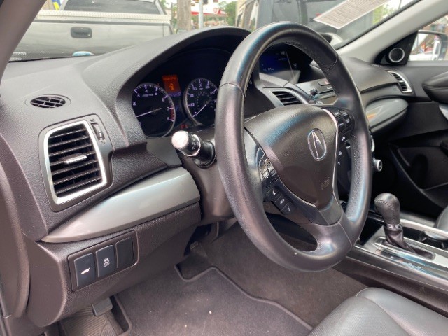 Acura RDX Vehicle Full-screen Gallery Image 09