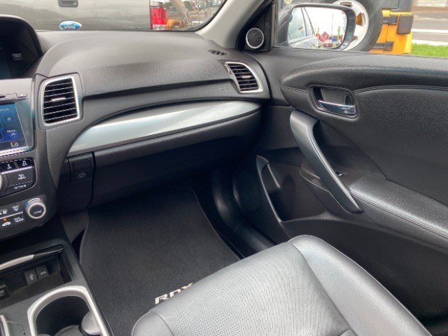 Acura RDX Vehicle Full-screen Gallery Image 10
