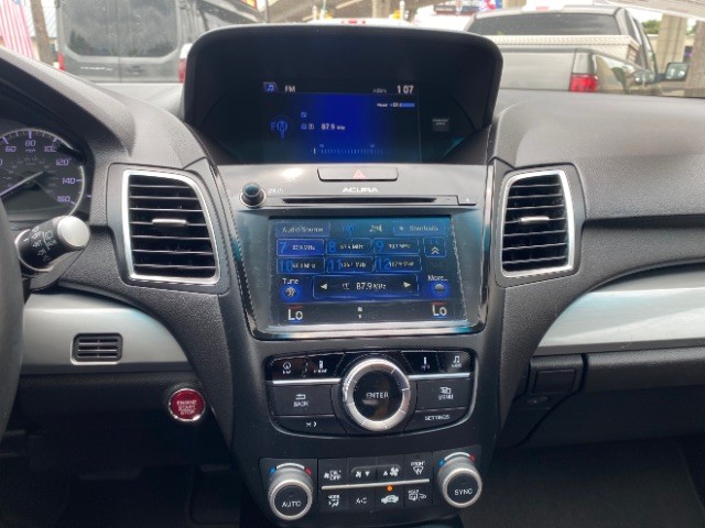 Acura RDX Vehicle Full-screen Gallery Image 13