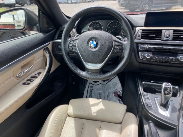 BMW 4 Series Vehicle Full-screen Gallery Image 08