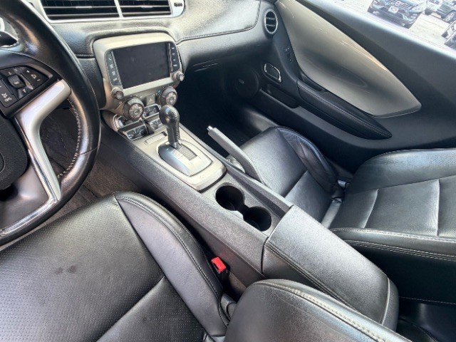 Chevrolet Camaro Vehicle Full-screen Gallery Image 10