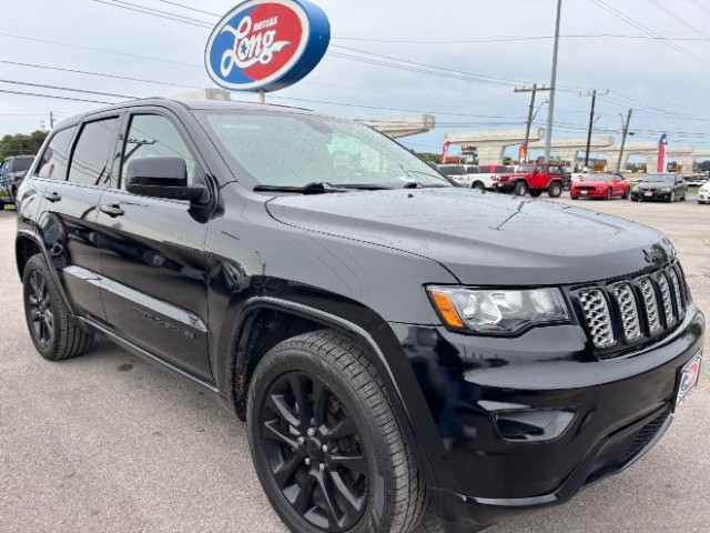 2019 Jeep Grand Cherokee Altitude's photo