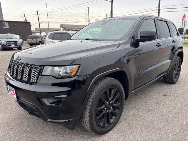 Jeep Grand Cherokee Vehicle Full-screen Gallery Image 03