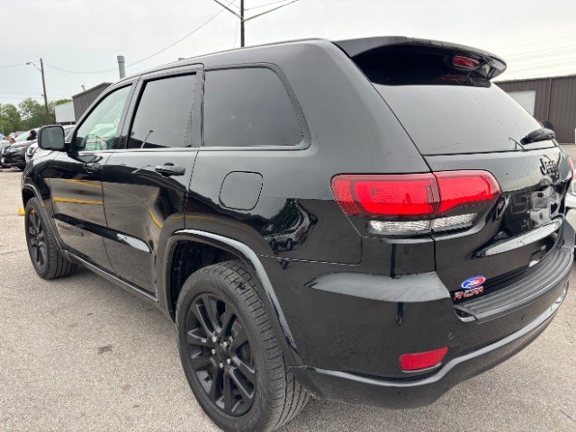 Jeep Grand Cherokee Vehicle Full-screen Gallery Image 04