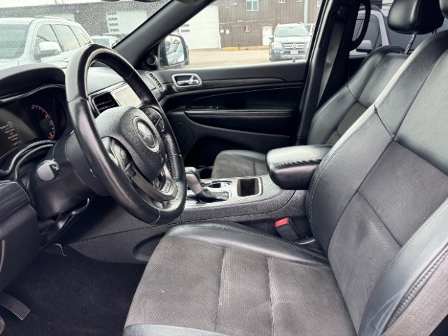 Jeep Grand Cherokee Vehicle Full-screen Gallery Image 11