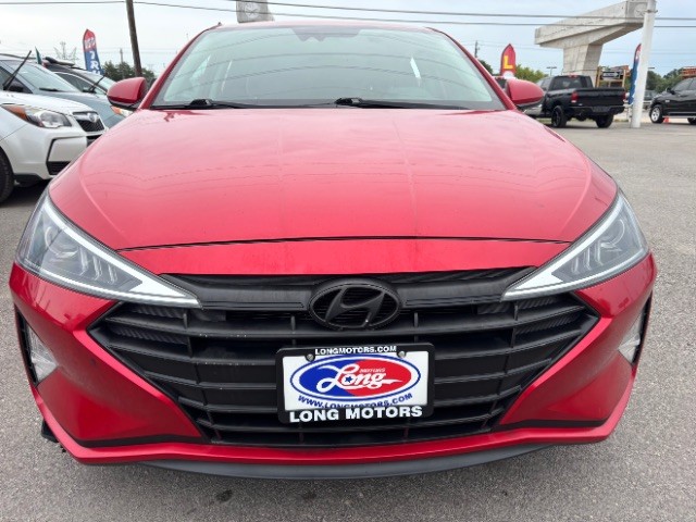 Hyundai Elantra Vehicle Full-screen Gallery Image 02