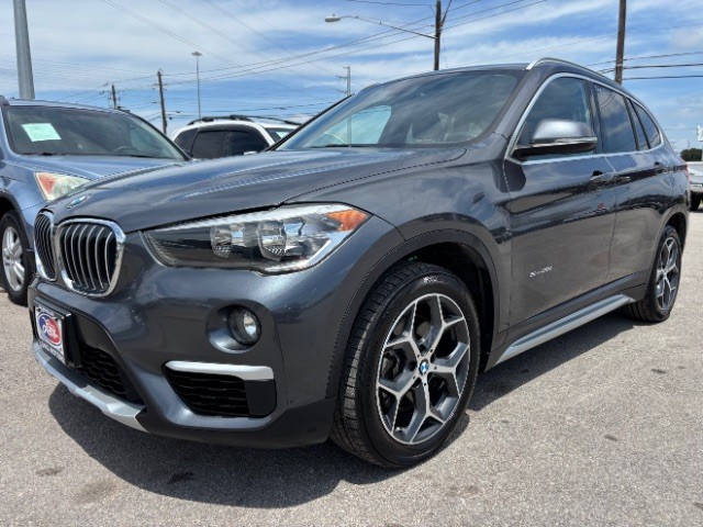 BMW X1 Vehicle Full-screen Gallery Image 03