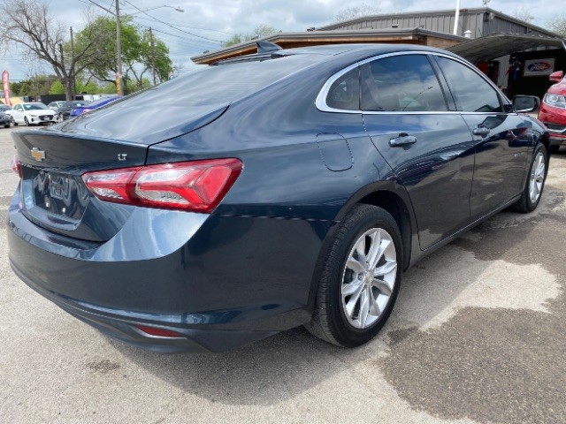 Chevrolet Malibu Vehicle Full-screen Gallery Image 05