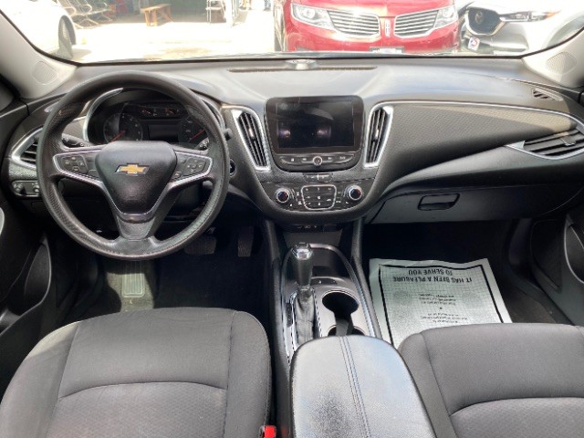 Chevrolet Malibu Vehicle Full-screen Gallery Image 06