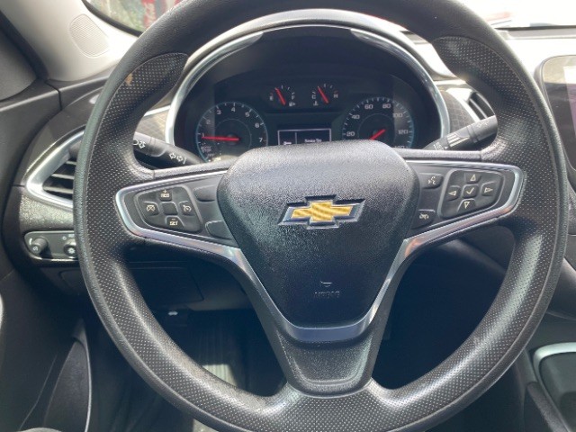 Chevrolet Malibu Vehicle Full-screen Gallery Image 14