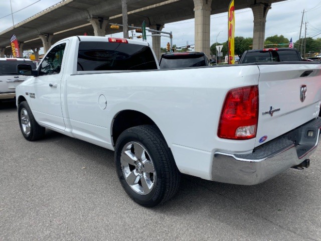 Ram 1500 Vehicle Full-screen Gallery Image 05