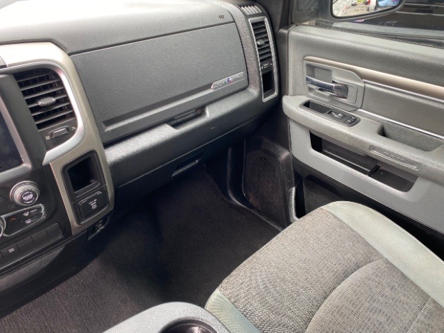 Ram 1500 Vehicle Full-screen Gallery Image 08