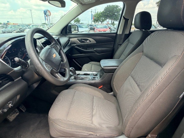 Chevrolet Traverse Vehicle Full-screen Gallery Image 07