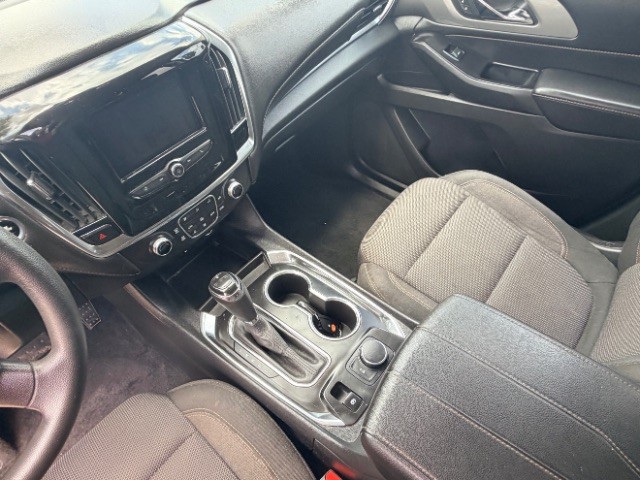 Chevrolet Traverse Vehicle Full-screen Gallery Image 10