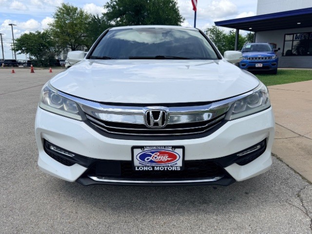 Honda Accord Sedan Vehicle Full-screen Gallery Image 03