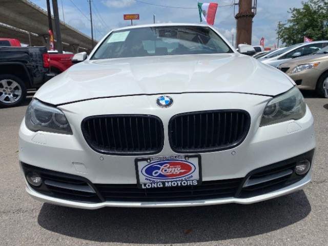 BMW 528i Vehicle Full-screen Gallery Image 02