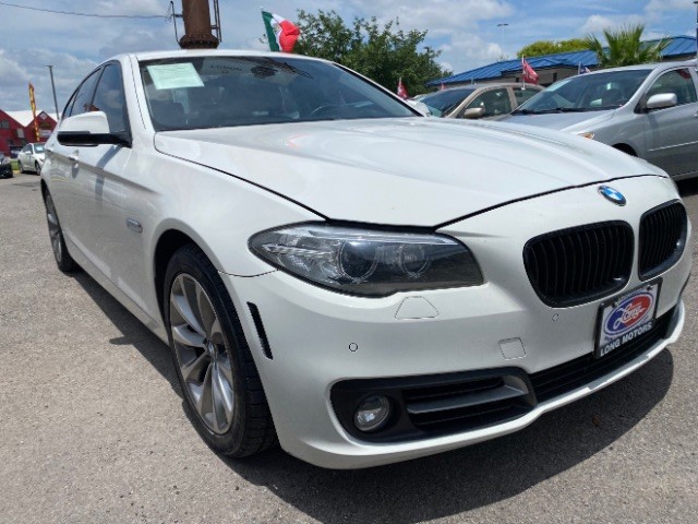 BMW 528i Vehicle Full-screen Gallery Image 03