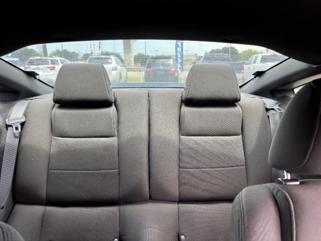 Ford Mustang Vehicle Full-screen Gallery Image 07