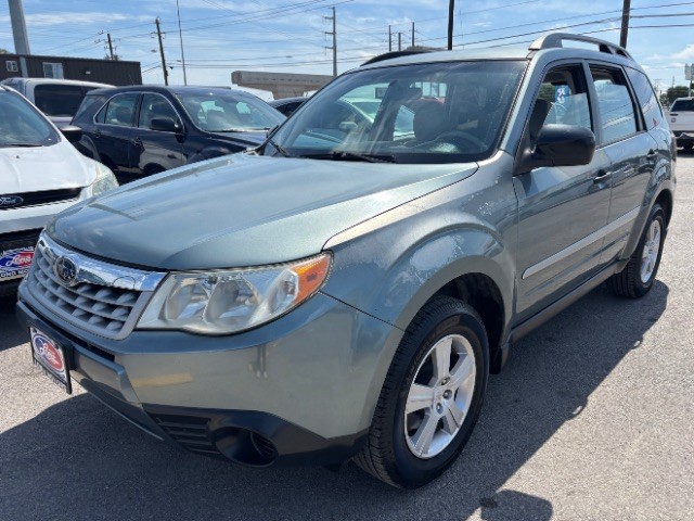 Subaru Forester Vehicle Full-screen Gallery Image 03