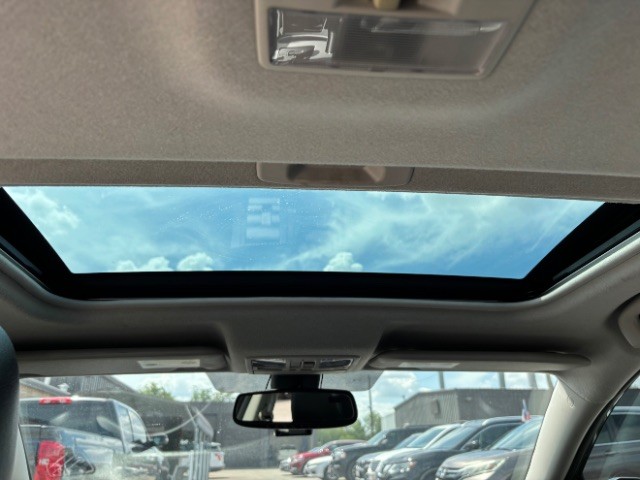 Mazda Mazda3 Sedan Vehicle Full-screen Gallery Image 10