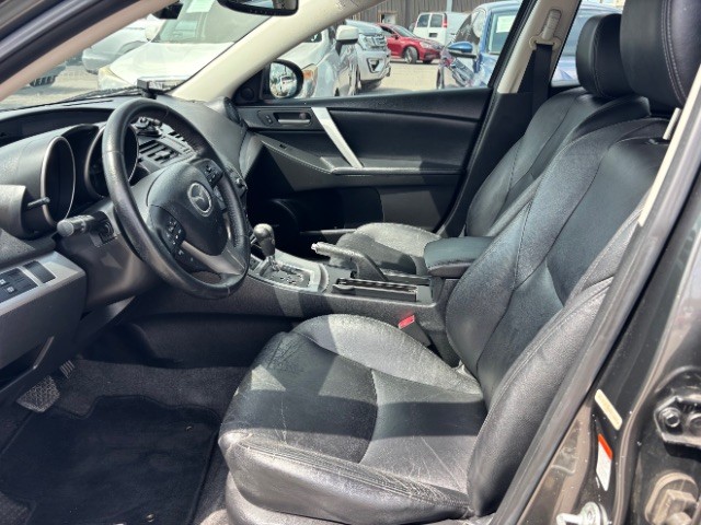Mazda Mazda3 Sedan Vehicle Full-screen Gallery Image 11