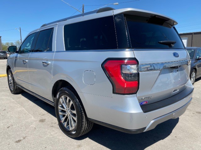 Ford Expedition Max Vehicle Full-screen Gallery Image 04