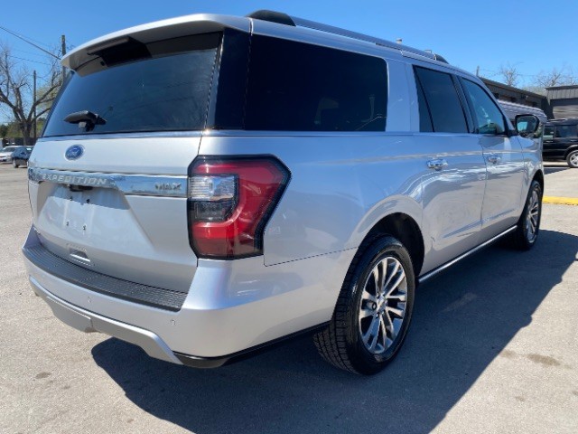 Ford Expedition Max Vehicle Full-screen Gallery Image 05