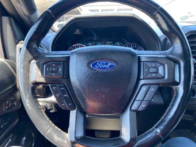 Ford Expedition Max Vehicle Full-screen Gallery Image 15