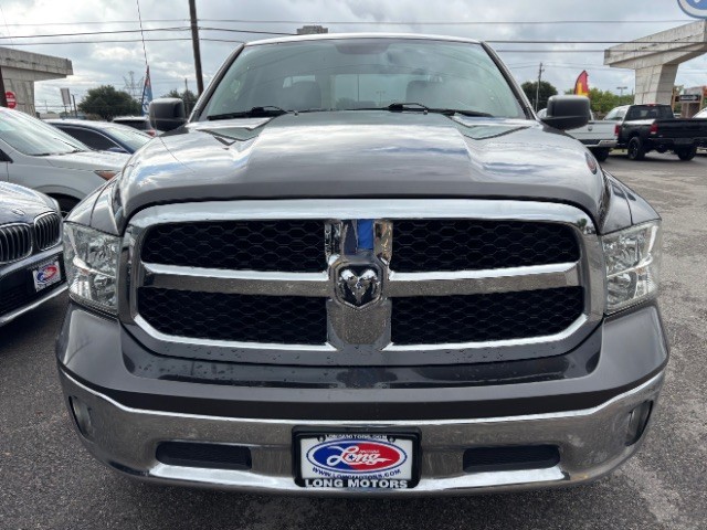 Ram 1500 Classic Vehicle Full-screen Gallery Image 02