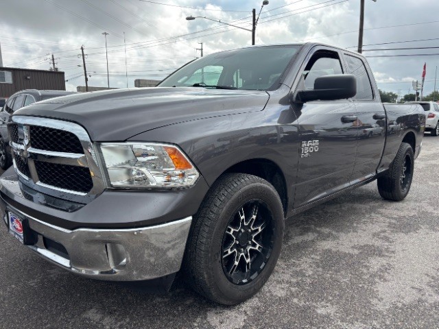 Ram 1500 Classic Vehicle Full-screen Gallery Image 03