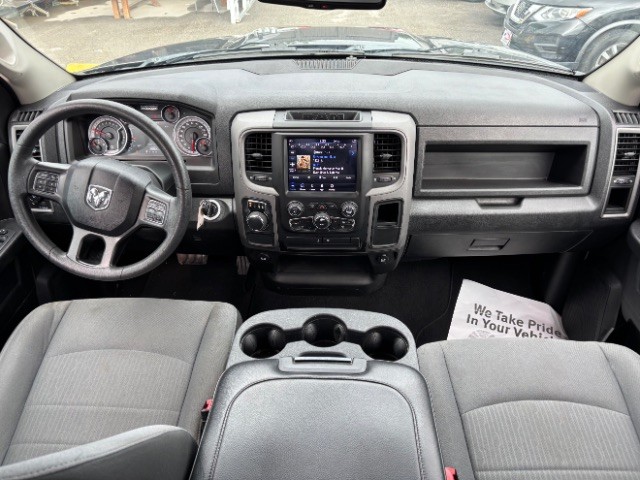 Ram 1500 Classic Vehicle Full-screen Gallery Image 07