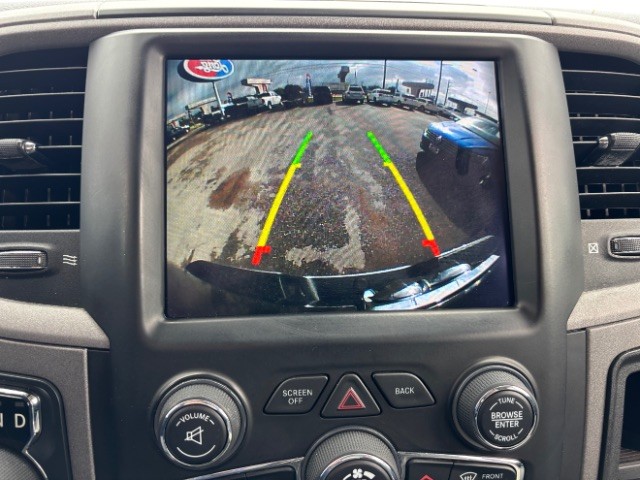 Ram 1500 Classic Vehicle Full-screen Gallery Image 11