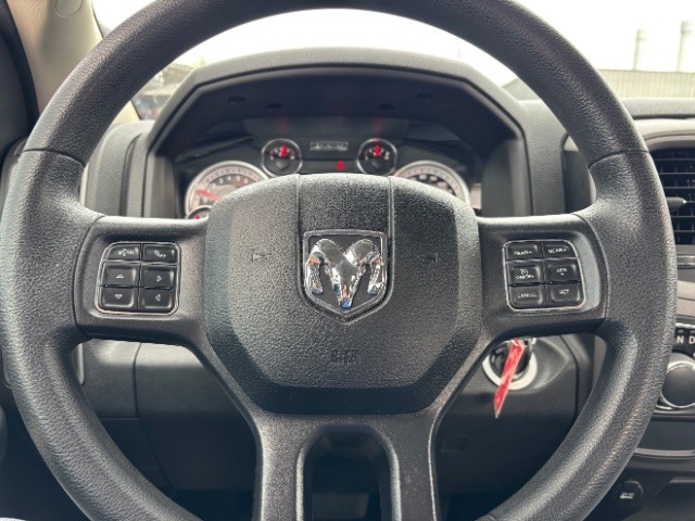 Ram 1500 Classic Vehicle Full-screen Gallery Image 12