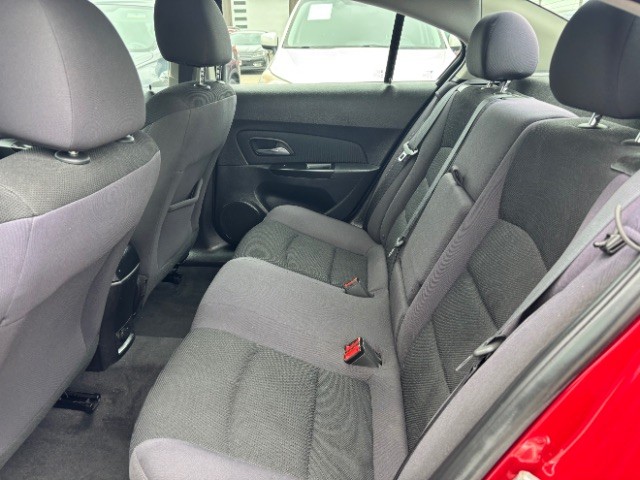 Chevrolet Cruze Vehicle Full-screen Gallery Image 06