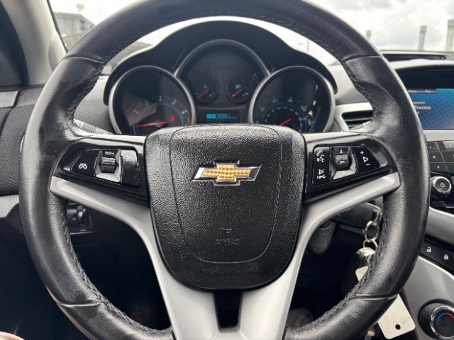 Chevrolet Cruze Vehicle Full-screen Gallery Image 11