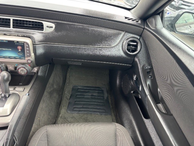 Chevrolet Camaro Vehicle Full-screen Gallery Image 09
