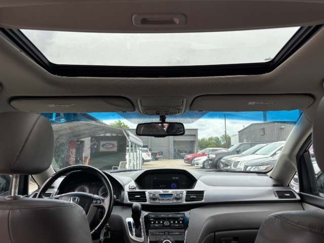 Honda Odyssey Vehicle Full-screen Gallery Image 11