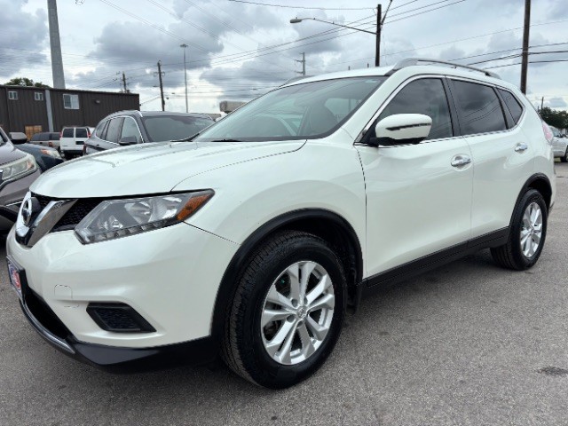 Nissan Rogue Vehicle Full-screen Gallery Image 03