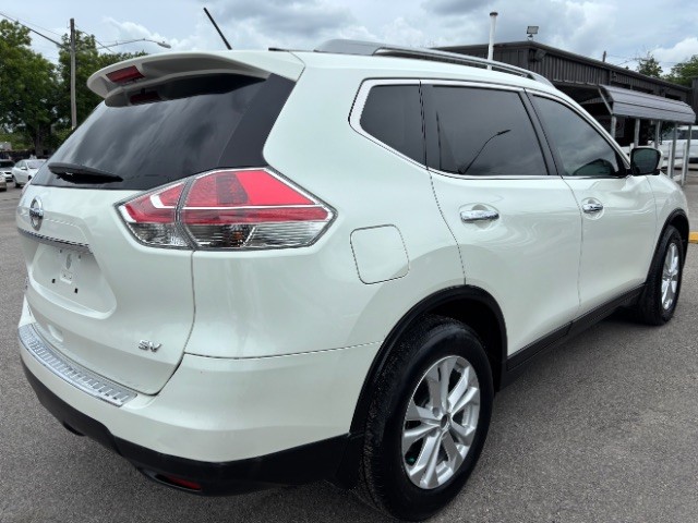 Nissan Rogue Vehicle Full-screen Gallery Image 05