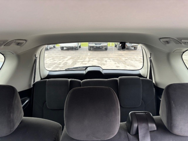 Nissan Armada Vehicle Full-screen Gallery Image 07